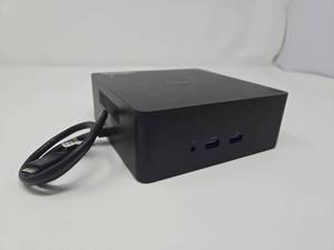 lot 31700 image: Dell Universal Docking Station WD19