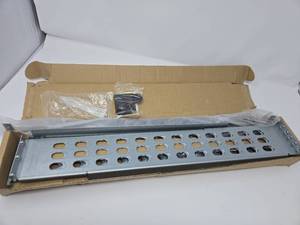 lot 31802 image: Dell PowerEdge Server Rails Kit