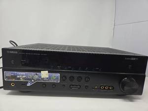 lot 31820 image: Yamaha RX-V471 Natural Sound AV Receiver