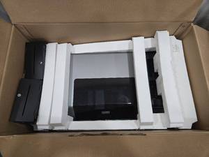 lot 31852 image: Fargo Hdp8500 Dual Sided Id Card Industrial Printer Pn 088500 - Retail $5,500