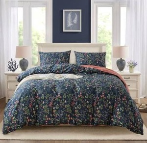lot 4613 image: NEWLAKE Cotton Duvet Cover King Size - Soft Breathable Duvet Cover Set 3 Pieces with Zipper Closure, 1 Duvet Cover 104x90 Inches and 2 Pillow Shams, Navy Classic Floral Pattern