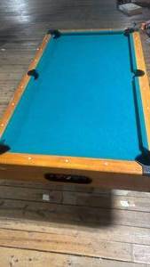 6ft Pool Table with Ball Return System - Retail: $400