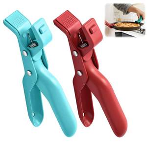 lot 30343 image: Hot Plate Gripper,Multi-purpose Anti-Scald Bowl Holder Clip, Hot Plates Gripper Lifters Tongs,Multi-function Hot Bowl Dish Plate Grippers Clips for KitchenChristmas Gifts for Women and Men(GreenRed) - Retail $12