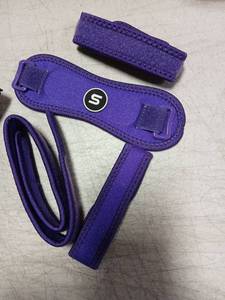 lot 40213 image: Purple Neoprene Sports Knee Strap - Retail $12