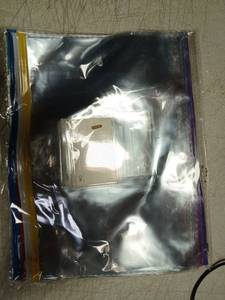 lot 40277 image: Clear Plastic Storage Bags with Colored Zip Seal Set Of 10 - Retail $8