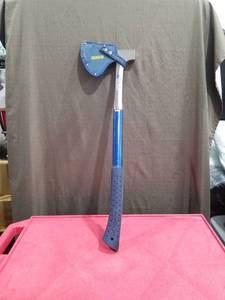 lot 3765 image: Estwing Blue Axe 1.38 in. H X 26 in. W X 26 in. L
