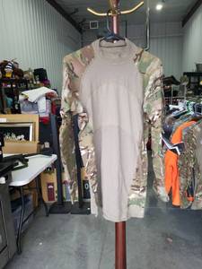 lot 3796 image: US Army Combat Shirt Flame Resistant Multicam Medium