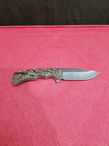 lot 3803 image: Ozark Trail  Camouflage Fixed Stainless Steel Blade Knife