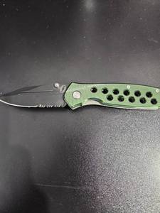 lot 3822 image: Frost Cutlery Green Tactical Folding Pocket Knife