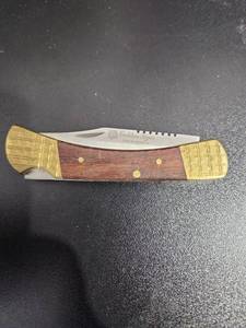 lot 3828 image: Golden Tiger Folding Pocket Knife