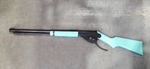 lot 3842 image: Daisy Model 1999B BB Air Gun - TurquoiseBlack