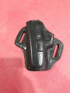 lot 3874 image: Galco Black Leather Belt Holster