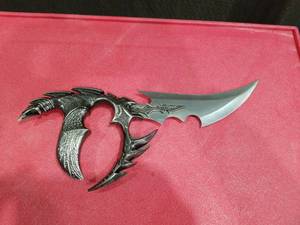 lot 3881 image: Fantasy Dragon Wing Dagger