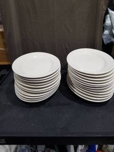 lot 3928 image: Lot of Homer Laughlin Oval Platter - China, Ivory