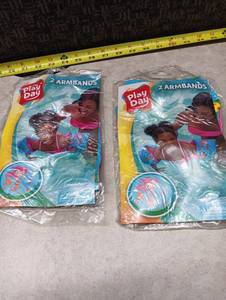 lot 126 image: Play Day Swimming Armbands - Mermaid Design - lot of 2