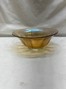 lot 117 image: Iridescent Carnival Glass Bowl