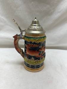 lot 124 image: German Satsuma Fox Handle Stein