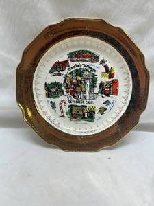 lot 131 image: California Village Scene Christmas Plate with Gold Trim