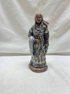 lot 139 image: Native American Figurine in Traditional Dress