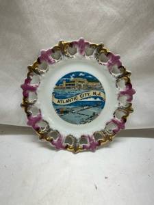 lot 155 image: Atlantic City NJ Decorative Souvenir Plate