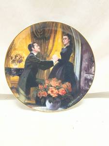 lot 160 image: Gone With The Wind The Proposal Collector Plate 1988