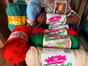lot 230 image: Yarn