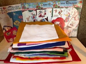 lot 336 image: No-Sew Fabric Appliques and Felt Squares