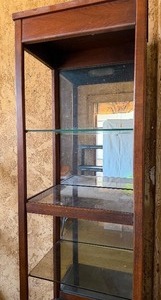 lot 100 image: Display Shelf, Glass Shelves, Mirrored Back and Lighted