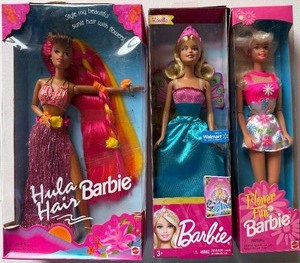 lot 113 image: Barbie Dolls, 3, NewSealed in Boxes