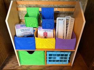 lot 129 image: Craft StorageOrganizer w Alternate Bins and Storage Bags