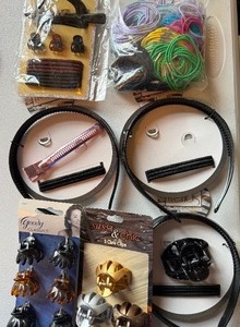 lot 131 image: Hair Accessories