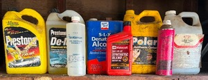 lot 17 image: Garage Chemicals