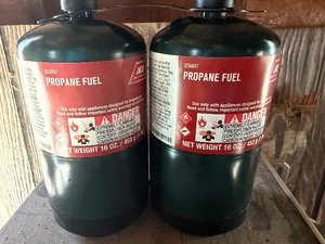lot 32 image: Propane Bottles, 2