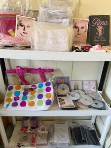 lot 1001 image: Mary Kay Books, Eyeglasses w Case, Bags, DVDs, Most New in Packages