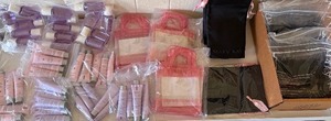 lot 1006 image: Mary Kay Samples, Make Up Bags