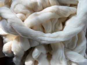 lot 180 image: Wool - LARGE BOX FULL