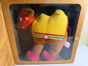 lot 353 image: Raggedy Ann Storybook Friends, The Camel With The Wrinkled Knees - Numbered In Box w COA (2001)