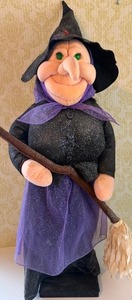 lot 357 image: Large Witch, About 36 w Hat