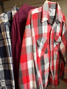 lot 366 image: Mens Flannels