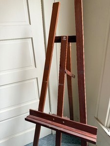 lot 389 image: Grumbacher 225 Wooden Easel