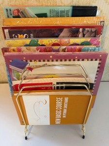 lot 391 image: Computer Paper, Card Stock, Craft Books and More in an Organizer