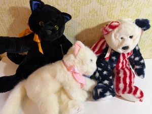 lot 419 image: Plush Cats, TY Patriotic Bear and More