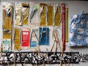 lot 420 image: Knitting Needles