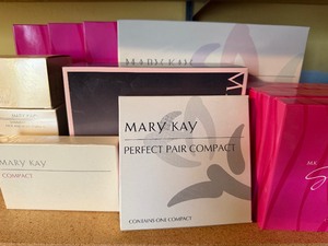 lot 1014 image: Mary Kay Products, Please See Pictures