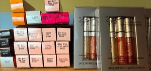 lot 1016 image: Mary Kay Products, Please See Pictures