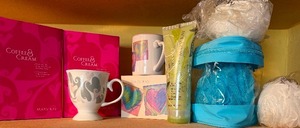 lot 1020 image: Mary Kay Products, Please See Pictures