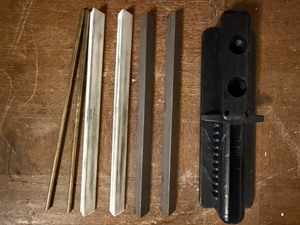 lot 734 image: Spyderco Tri-Angle Sharpmaker Knife Sharpening Kit w Case