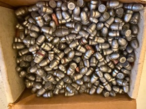 lot 737 image: Reloading Equipment - Bullets, 45