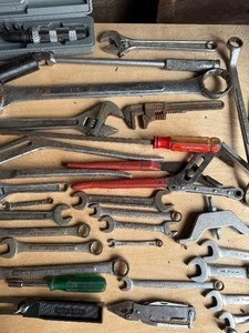 lot 75 image: Tools From Around the Shop, Mag Lite, Snap On and More