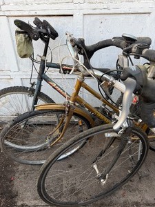 lot 775 image: Bikes - All Need Work - Vintage Raleigh, Schwinn and Huffy